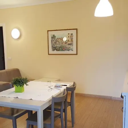 Ferienwohnung Fur 4 Personen 1 Kind Ca 60 M In Gavardo, Gardasee Westufer Gardasee * Гавардо