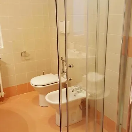 Ferienwohnung Fur 4 Personen 1 Kind Ca 60 M In Gavardo, Gardasee Westufer Gardasee *